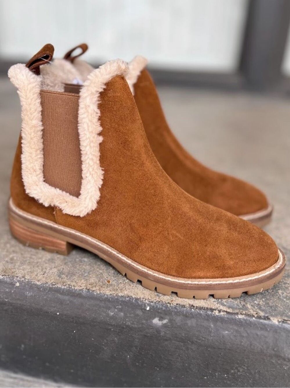 NEW Steve Madden Leopold Suede Leather Chelsea Boot in Camel Size 6.5
